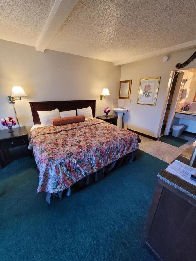 Express Inn And Suites Гастония Экстерьер фото
